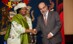 MDG : Malawi : EU Andris Piebalgs, FAO Jose Graziano and President Joyce Banda