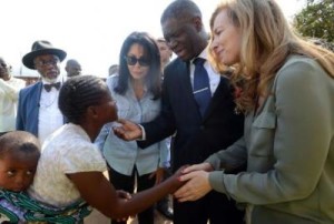 rdc-valerie-trierweiler-au-chevet-de-femmes-victimes-de-viol_13724963