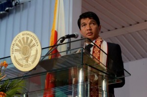 andry-rajoelina-realise-un-discours-depuis-le-palais-preside_1236075