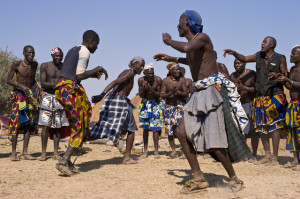 mucuval_dancing_at_a_celebration_near_virei_angola