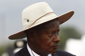 Le président ougandais Yoweri Museveni a reconnu mercredi pour la première fois qu'il apportait un soutien militaire à son homologue du Soudan du Sud, Salva Kiir, confronté à une rébellion de son ancien vice-président. /Photo d'archives/REUTERS/James Akena