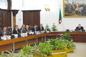 bouteflika-reconnait-la-gravite-de-la-crise